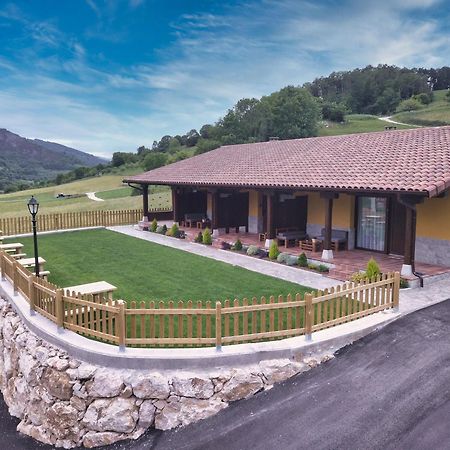 Apartamentos Fuente La Pipa Avín Dış mekan fotoğraf