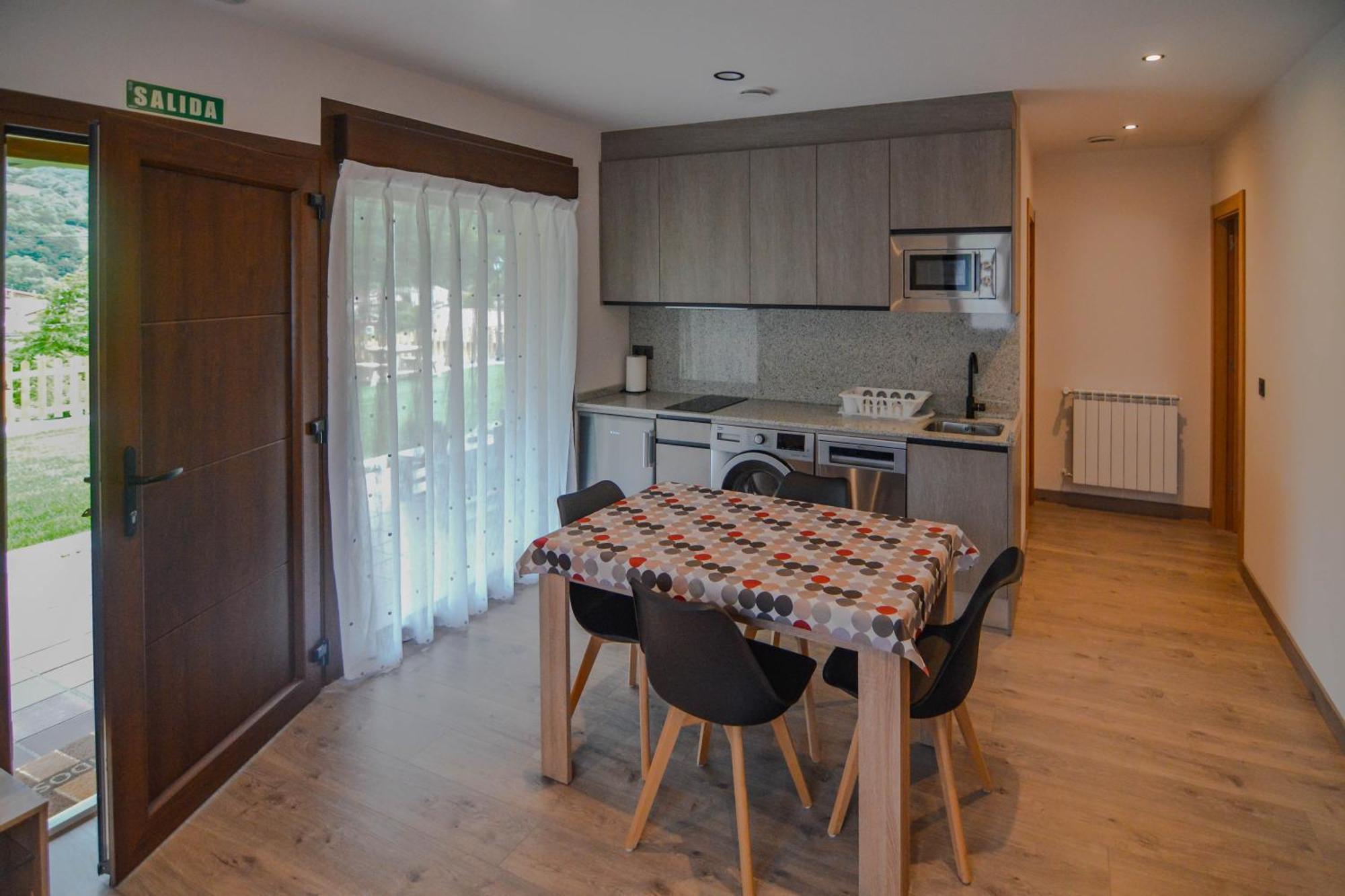 Apartamentos Fuente La Pipa Avín Dış mekan fotoğraf